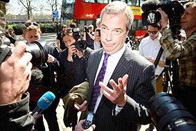 Đảng Bảo thủ Anh rơi vào “thế khó”