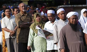 Malaysia hồi hộp chờ kết quả bầu cử