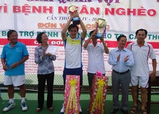 Kết thúc giải quần vợt vì bệnh nhân nghèo năm 2013