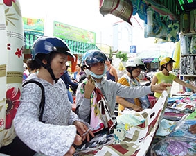 Tín hiệu lạc quan từ những 

phiên chợ hàng Việt