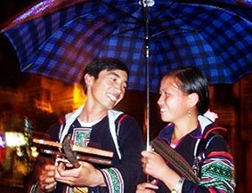 “Kỳ thú chợ tình”