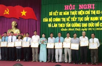 Quyết tâm tạo chuyển biến thật sự 
trong việc học tập và làm theo gương Bác