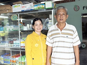 Học Bác tinh thần vượt khó, 

tận tâm với người nghèo