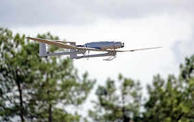 Dùng máy bay không người lái bảo vệ thiên nhiên và môi trường