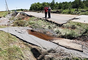 Lốc xoáy lan sang 

bờ biển Đông 

nước Mỹ