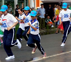 Cô bé 12 tuổi gây ấn tượng 

ở đường chạy 1.500 m