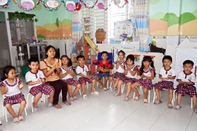 Phấn đấu giữ vững danh hiệu

trường đạt chuẩn Quốc gia