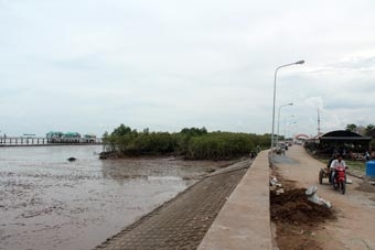 Báo động nguy cơ sụt lún, xói lở đất