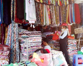 Mua vải may quần áo