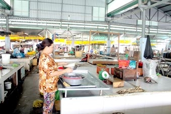 Chợ truyền thống gặp khó