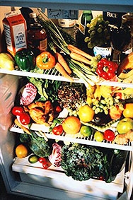 Vì sao không nên dự trữ rau củ trong tủ lạnh?