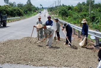 CHÚ TRỌNG CÁC GIẢI PHÁP ĐẢM BẢO AN TOÀN GIAO THÔNG MÙA MƯA BÃO