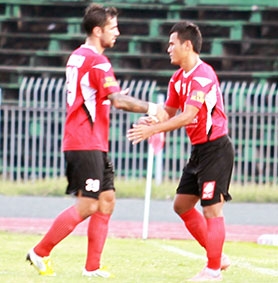 “Cửa” nào cho các 

đội bóng miền Tây?