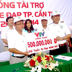 Trung tâm Truyền hình Việt Nam tại 

Cần Thơ tài trợ cho đội tuyển xe đạp 

Cần Thơ