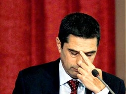 "Kiến trúc sư khắc khổ" Bồ Đào Nha từ chức