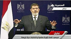 Căng thă&#777;ng cuô&#803;c “đô&#769;i đâ&#768;u” giư&#771;a Tổng thống Morsi và quân đội