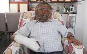 Cai thuốc bằng cách
đội lồng sắt lên đầu