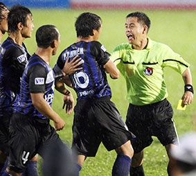 Cờ bí thí... trọng tài