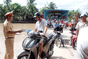 Thực hiện các giải pháp cấp bách 

ngăn chặn tai nạn giao thông 

nghiêm trọng trong hoạt động vận tải