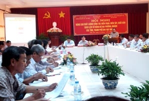 Nâng cao chất lượng công tác biên soạn, biên tập,
xuất bản sách lịch sử đảng bộ địa phương, ngành