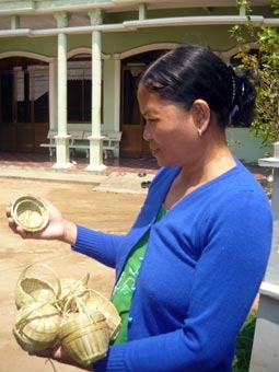 Người “mở lối đi mới” 
cho làng nghề đan đát Giồng Đình