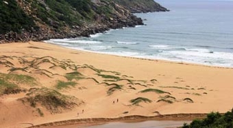 Ngắm bình minh ở Bãi Môn