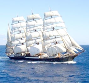 Viễn du bă&#768;ng thuyê&#768;n buô&#768;m vòng quanh thế giới