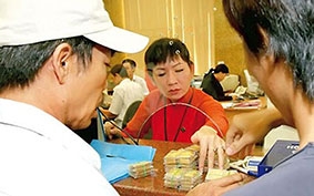 Giá vàng thẳng tiến về mốc 

39 triệu đồng/lượng