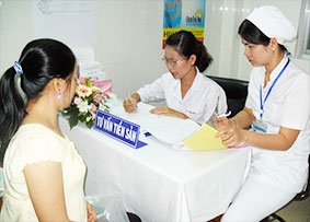 Nhau tiền đạo, nhau cài răng lược và tiền sử mổ lấy thai