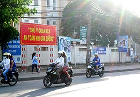 Tăng cường vận động cán bộ viên chức chấp hành tốt

Luật Giao thông đường bộ