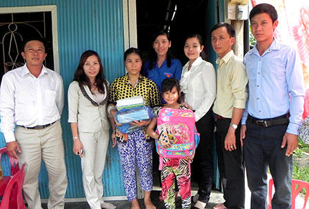 Học Bác từ những việc nhỏ