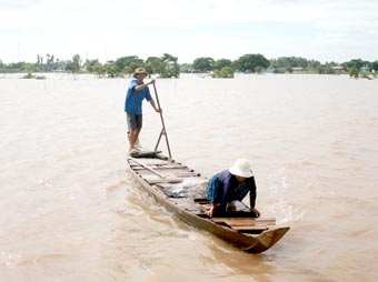 Làm ăn 
mùa nước nổi