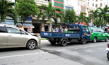 Cần giữ khoảng cách an toàn!