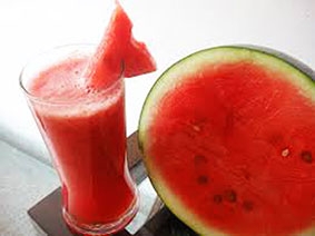 Uống nước ép dưa hấu giảm đau cơ do tập luyện