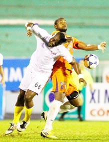 “Tan nát” V-League