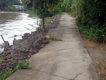 CẦN GIẢI PHÁP ĐẢM BẢO AN TOÀN GIAO THÔNG, ỨNG PHÓ VỚI TRIỀU CƯỜNG