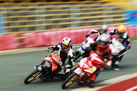 Hai tay đua cùng tên Vũ đăng quang