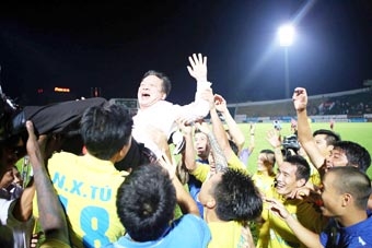 “Mạnh vì gạo, bạo vì tiền”