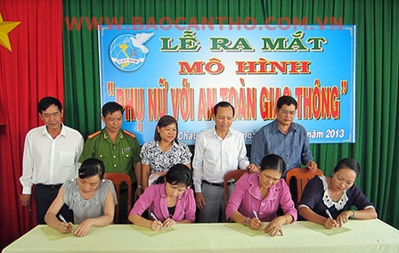 Ra mắt mô hình “Phụ nữ với An toàn giao thông”