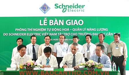 Đưa vào sử dụng Phòng thí nghiệm 

Tự động hóa và Quản lý năng lượng 

do Schneider Electric  Việt Nam tài trợ
