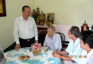 Chủ tịch Ủy ban
Trung ương Mặt trận Tổ quốc Việt Nam Nguyễn Thiện Nhân gửi thư chúc mừng nhân kỷ niệm ngày Quốc tế Người cao tuổi