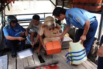 CÁN BỘ, CÔNG CHỨC, VIÊN CHỨC NGÀNH GIAO THÔNG VẬN TẢI KHÔNG ĐƯỢC LỢI DỤNG CHỨC VỤ, QUYỀN HẠN  ĐỂ SÁCH NHIỄU