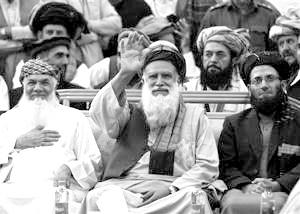 Người đưa al-Qaeda đến Afghanistan tranh cử tổng thống