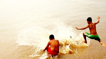 Tắm đồng mùa nước nổi  “đặc sản” du lịch miền Tây