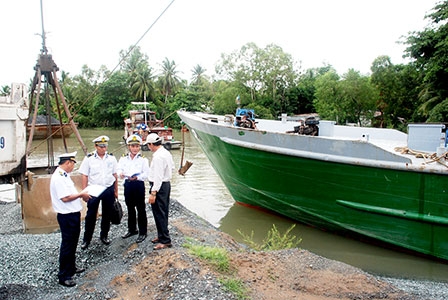 Tập trung xử lý “điểm đen”, rà soát và lắp đặt hệ thống biển báo hiệu đường bộ, đường thủy nội địa