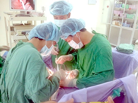 Điều trị trường hợp u tá tràng hiếm gặp