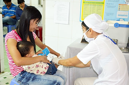 Đầu tháng 11, tiêm lại vắc-xin Quinvaxem