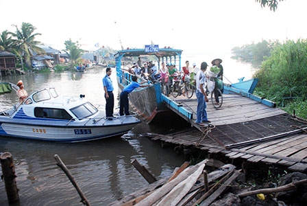 Xử lý nghiêm ô tô tải, container, xe ben chở quá khổ, quá tải, phương tiện hết niên hạn sử dụng