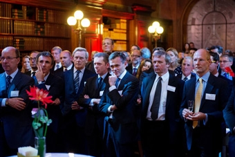 Vận động hành lang 
khuấy động EU