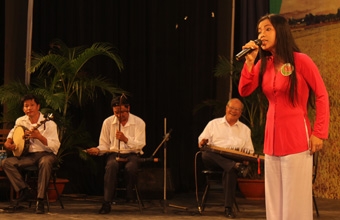 Khi nông dân làm “nghệ sĩ ”